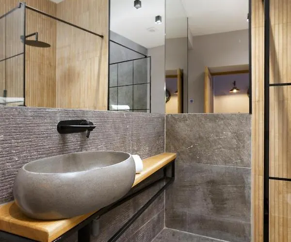 Postavarului8 * Brasov